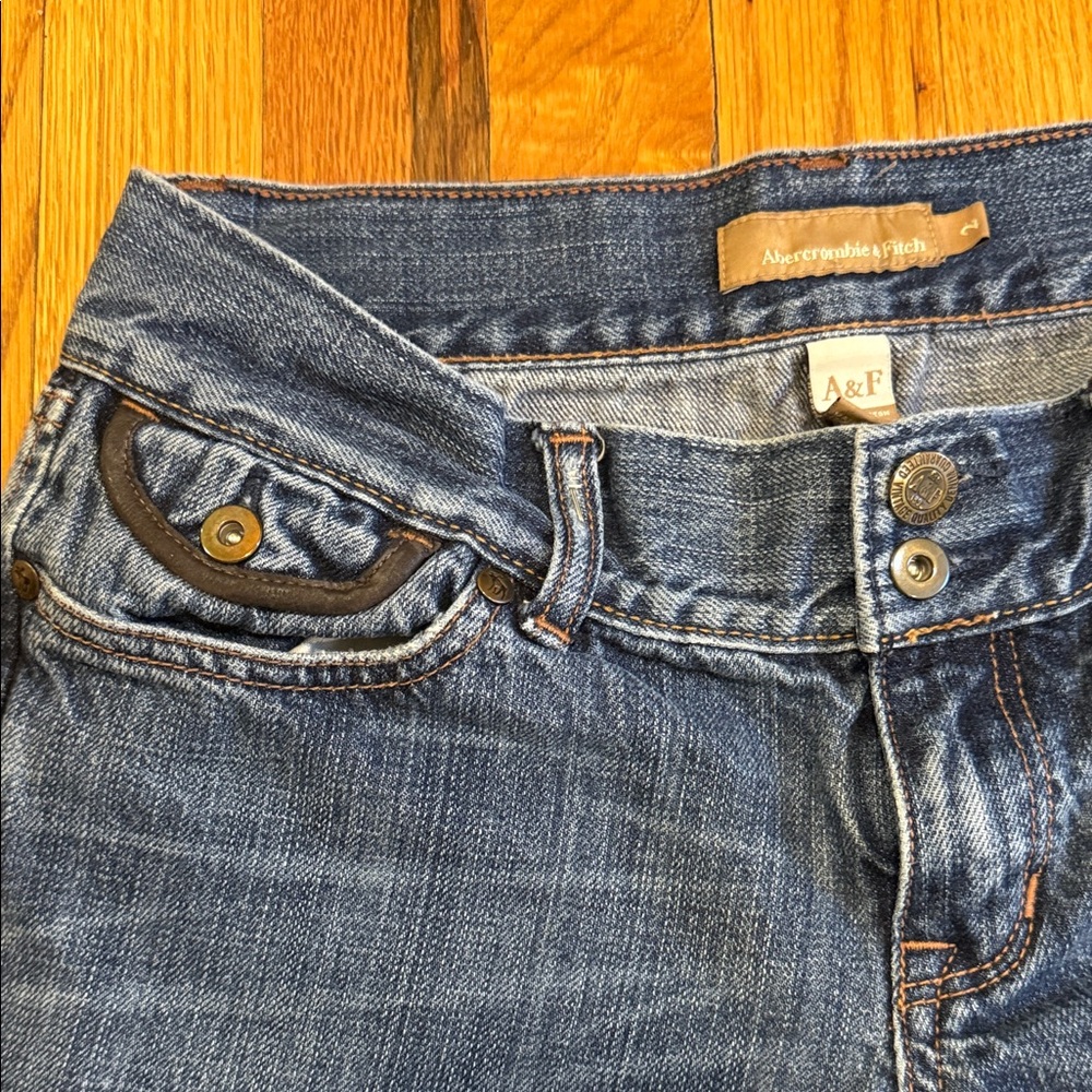 Abercrombie & Fitch Bootcut Jeans Y2K Low Rise Dark Wash Size 2 - Picture 2 of 7
